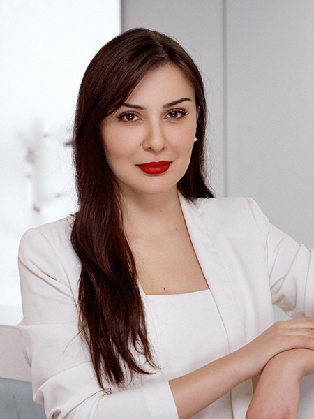 Dr. Alexandra Batani
